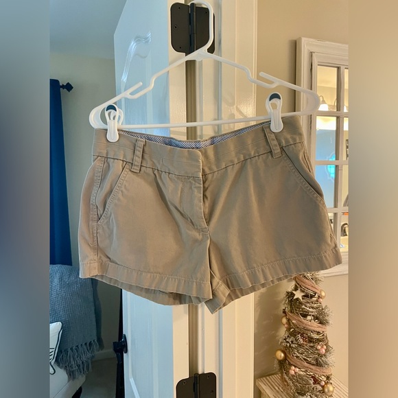 J Crew Chino Shorts - Size 4 - Picture 1 of 2